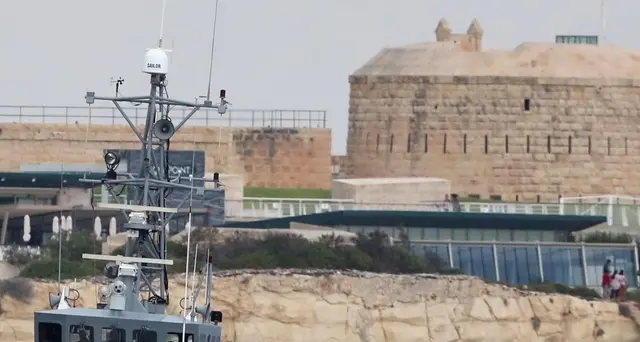 Malta, soccorso barcone con 100 migranti