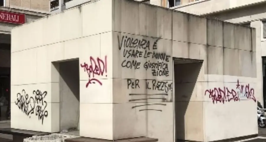 Piazza Mazzini, i cubi diventano «verdi»