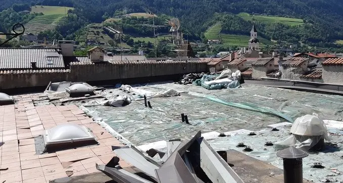 Completato il nuovo tetto nel cantiere del municipio