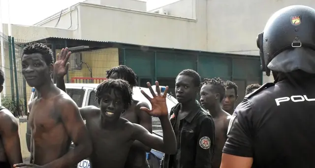 Spagna rimanda in Marocco migranti Ceuta