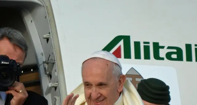 Papa Francesco è arrivato in Irlanda