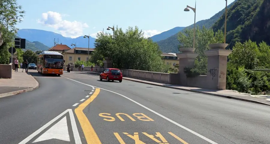 Metrobus, corsia preferenziale in centro carreggiata anche nel tratto ponte Druso-piazza Verdi