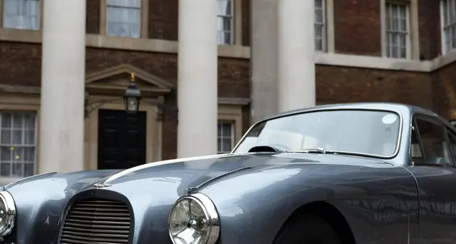Aston Martin scalda motori per Borsa
