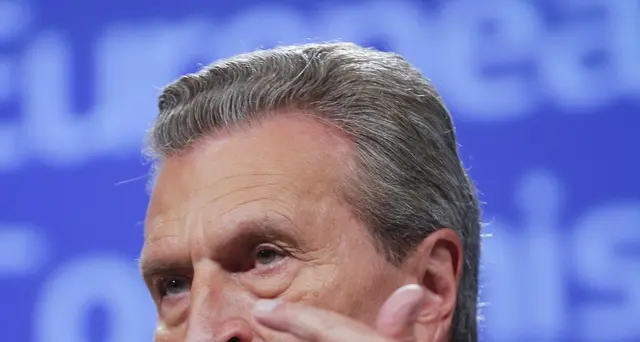 Oettinger minaccia penalità all'Italia