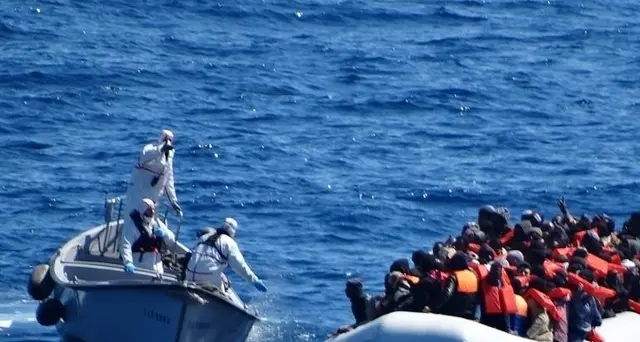 Trenta: 'Navi Sophia non solo in Italia'