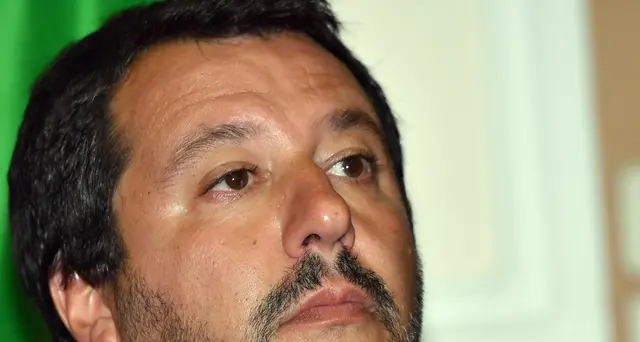 Salvini, valutare se continuare Sophia