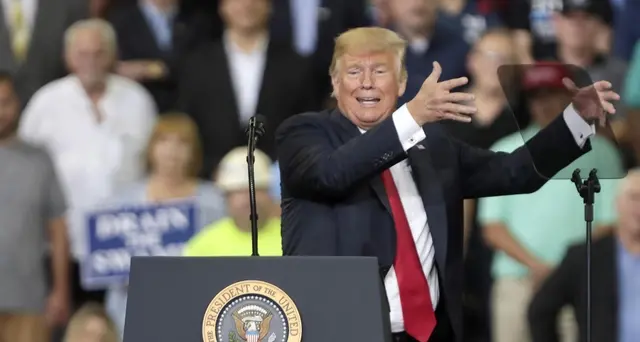 Sondaggio, crolla popolarità Trump