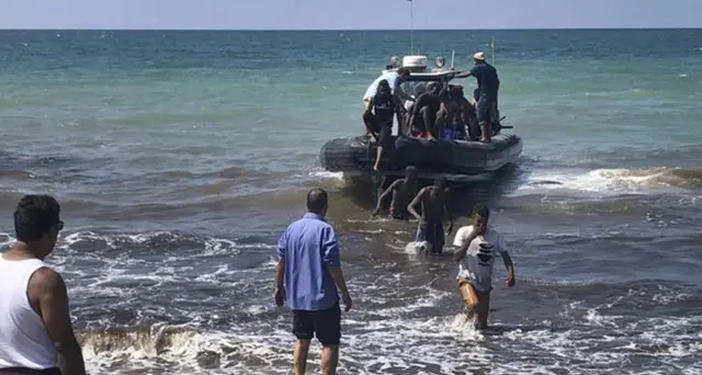 Migranti, Unhcr: meno viaggi, più rischi