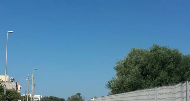 Accoltella la fidanzata durante un litigio, la donna è grave