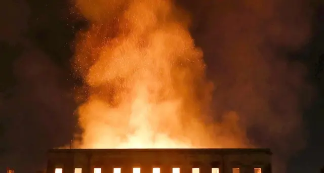 Rogo museo Brasile, 200 anni in fumo