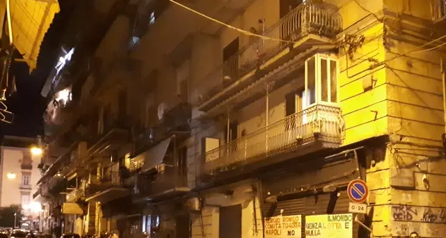 Donna ferita durante raid intimidatorio