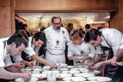 \"Cook the Mountain\", Niederkofler esalta i prodotti della tradizione alpina