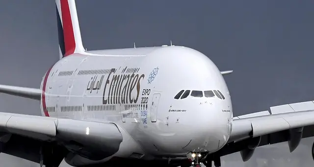 Passeggeri del volo Emirates in quarantena