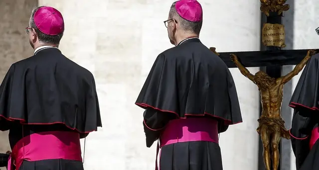 Papa,Chiesa non vuole solisti fuori coro