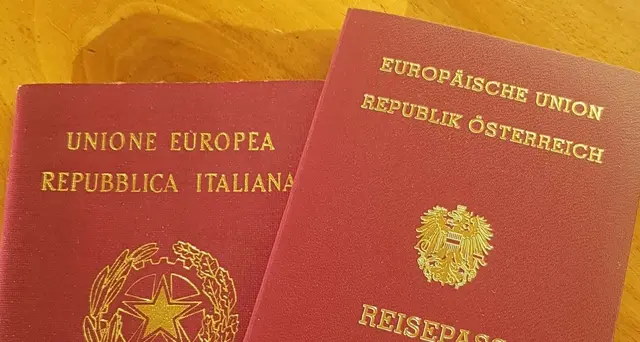 Fraccaro sul doppio passaporto: \"Atto ostile\"