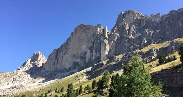 Tragedia in Val di Fassa, muore un'escursionista di 70 anni