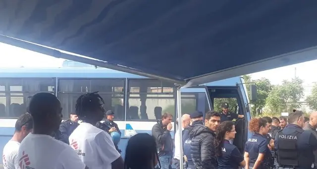 34 migranti Diciotti a Ventimiglia