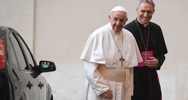 Gaenswein, pedofilia è 11/9 della Chiesa