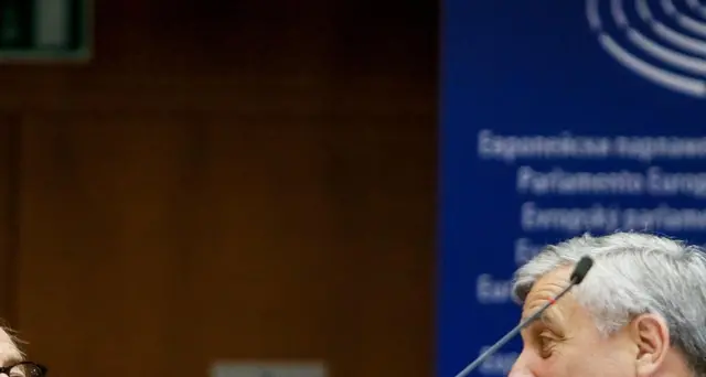 Tajani, Juncler passi da parole a fatti