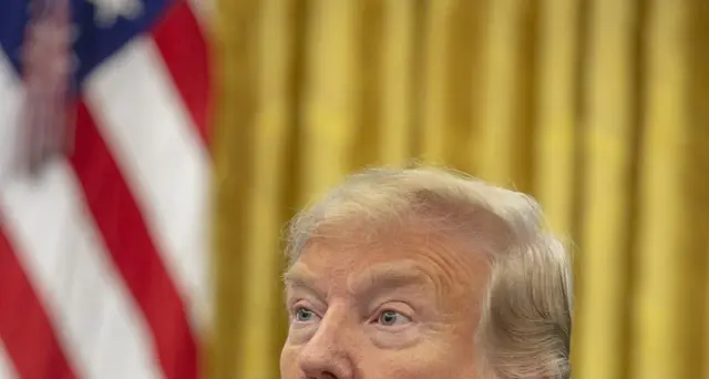 Trump, firma decreto contro interferenze
