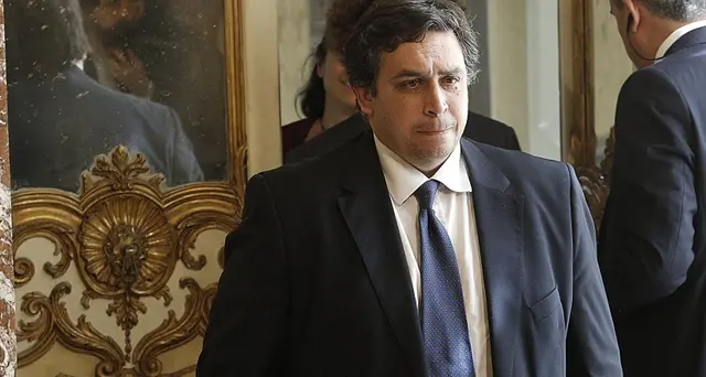 Roma,fantoccio impiccato davanti sede Pd