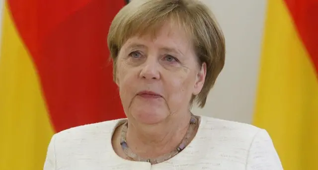Merkel, governo non cadrà per capo 007