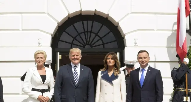 Trump, valutiamo militari Usa in Polonia