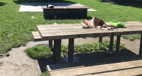 Il vizio incivile di lasciare il parco sporco