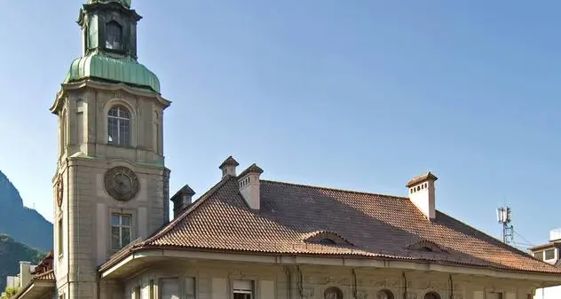 Licenziato per ubriachezza, il giudice lo fa riassumere