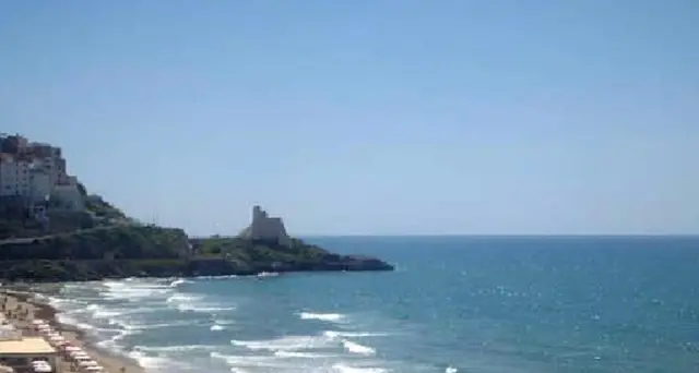 Scuola senza fondamenta a Sperlonga