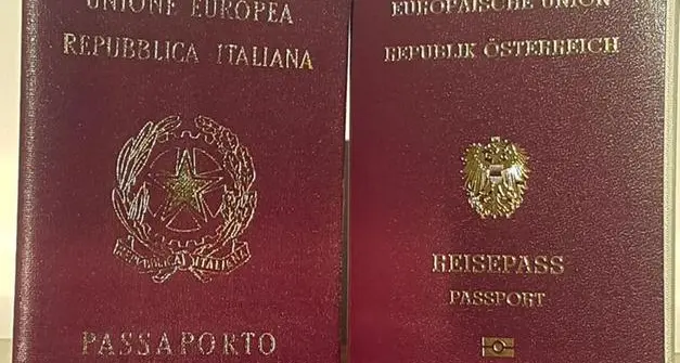 Il doppio passaporto approda a Montecitorio