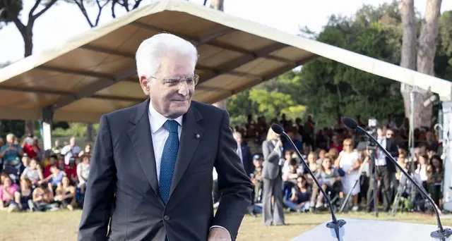 Mattarella a Papa,auguri per viaggio