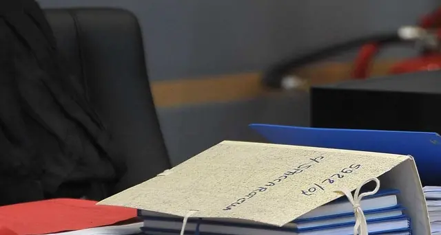 Morti nell'Archivio Arezzo, 5 indagati