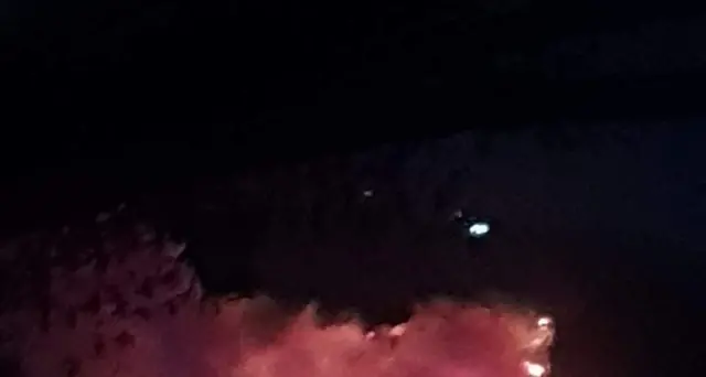 Incendio a Calci, decine di evacuati