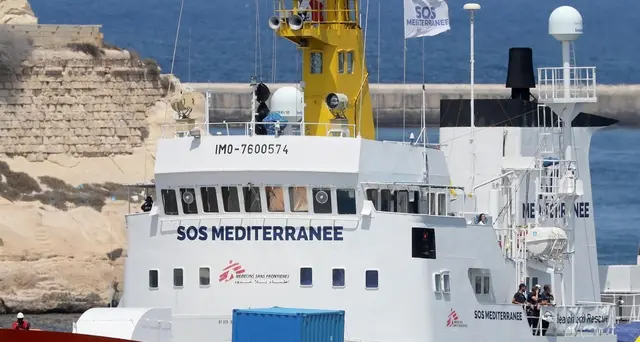 Parigi, chiudere porti è contro l'umanità