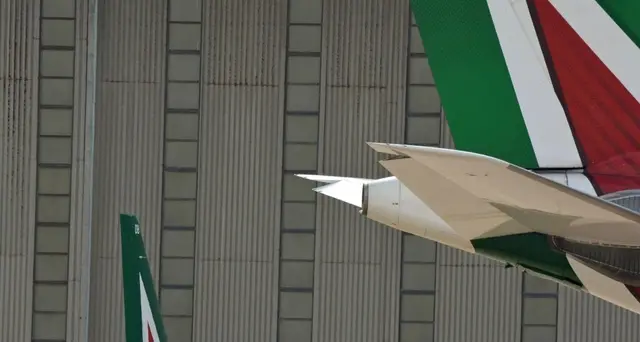 Alitalia, piccolo utile in trimestre