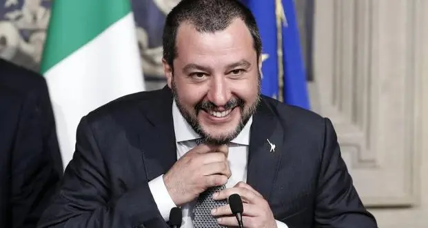 Salvini: \"E' l'Italia che decide sulla doppia cittadinanza\"