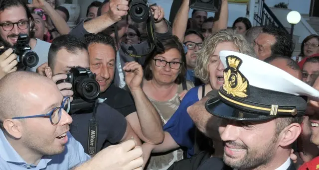Un giudice è malato, slitta all'Aja l'udienza sui marò