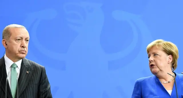 Turchia chiede l'estradizione di Dündar