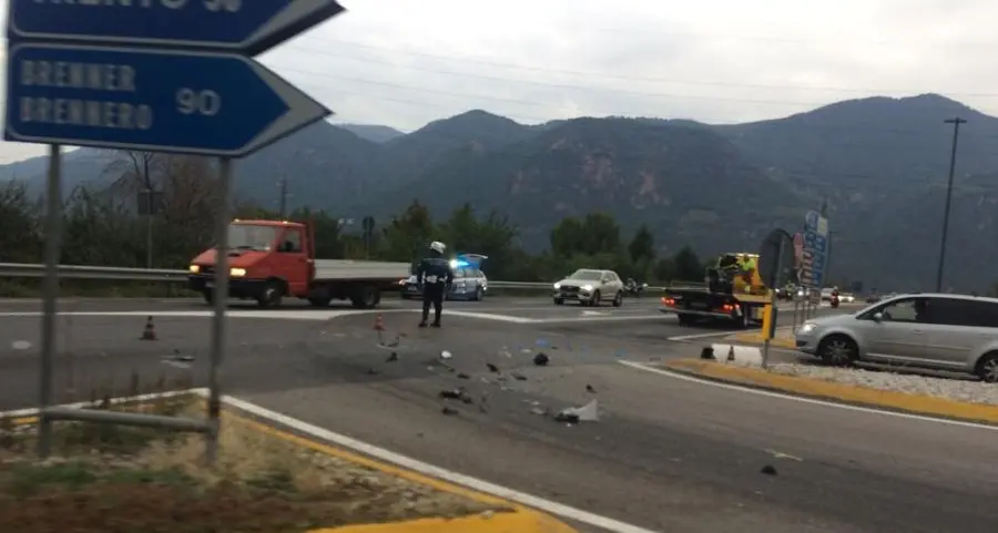 MeBo, incidente all'uscita di Appiano: grave un motociclista