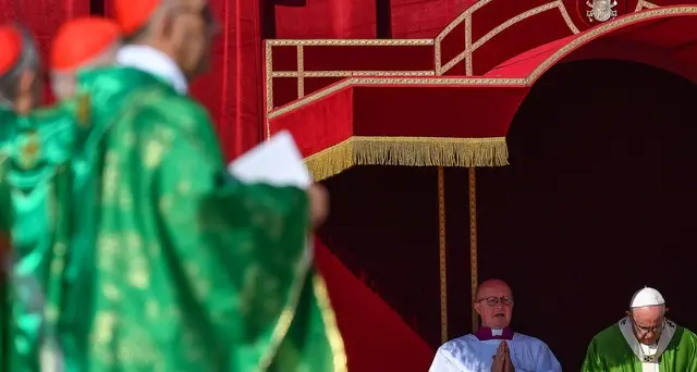 Sinodo,Papa si commuove per vescovi Cina