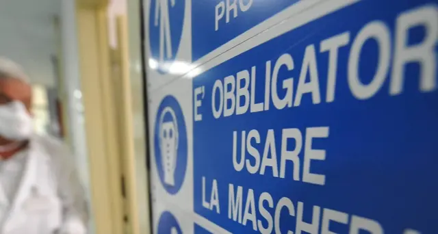 Colera:migliora bimbo, madre stazionaria