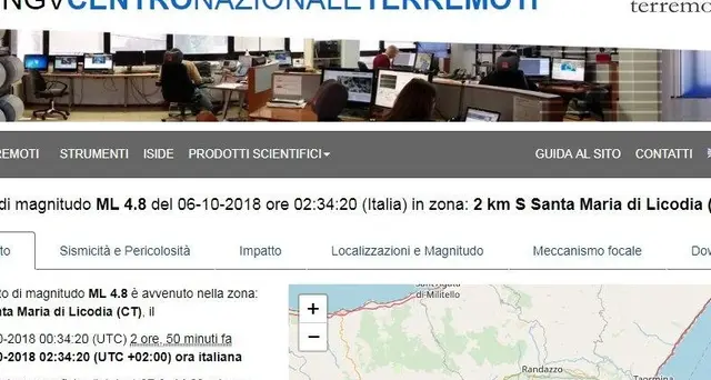 Sisma Catanese, crolli e gente in strada