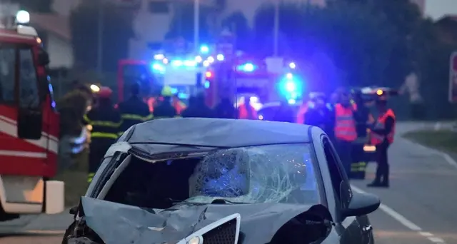 Due morti investiti, si cerca un terzo