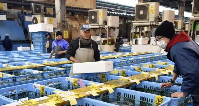 Chiude il mercato del pesce di Tokyo