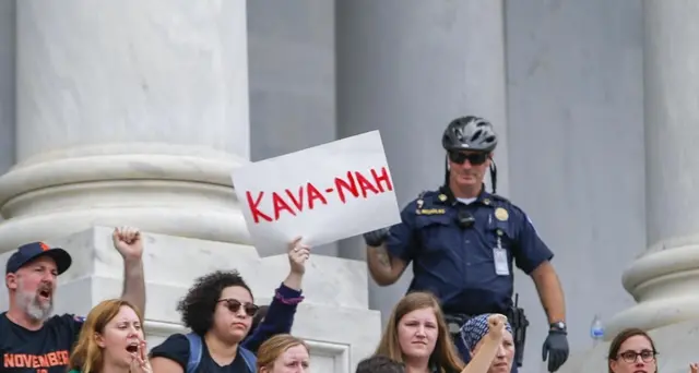 Kavanaugh: arresti davanti a Congresso