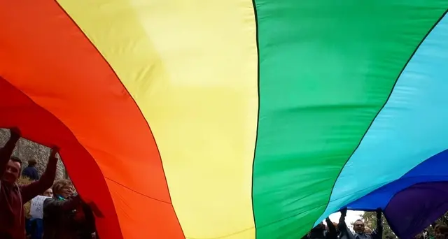 Marcia pace di giovani, pochi politici