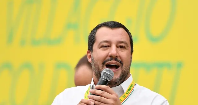 Salvini, Juncker-Moscovici nemici Ue