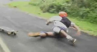 Discesa folle dal Monte Baldo in skateboard, ventenne all'ospedale