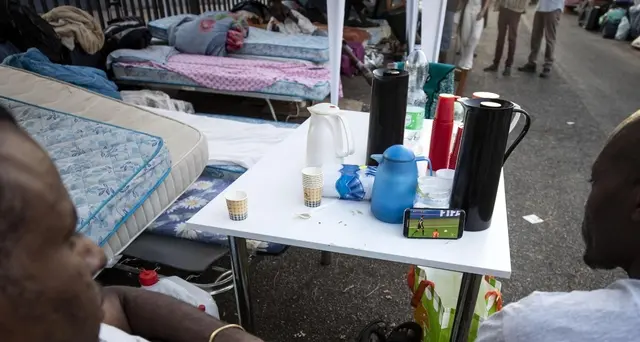 Spedizione punitiva contro profughi